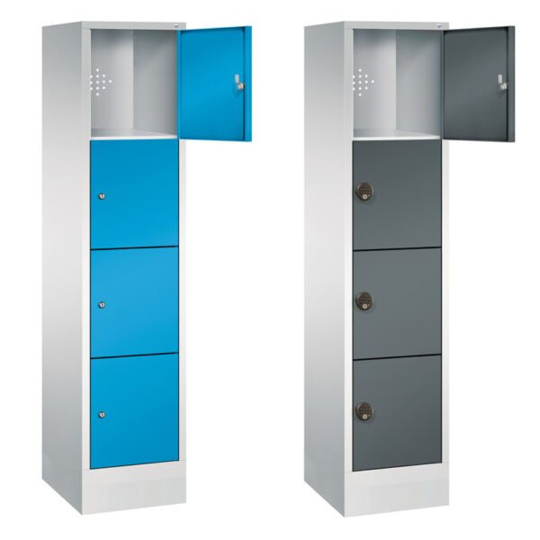 Deux armoires de rangement verticales avec des casiers verrouillables pour stocker et charger des batteries de vélos électriques